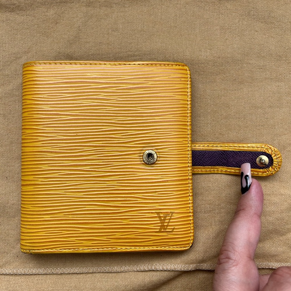 LV Wallet - Picture 5 of 9